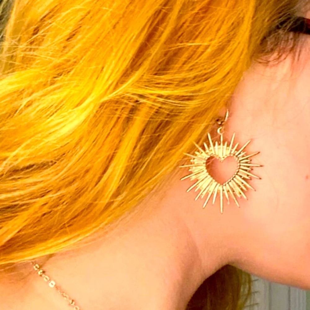 [GOLD]✨⭐️Starshine⭐️✨ Heart Glamour Dangle Drop Statement Earrings - Picture 13 of 13